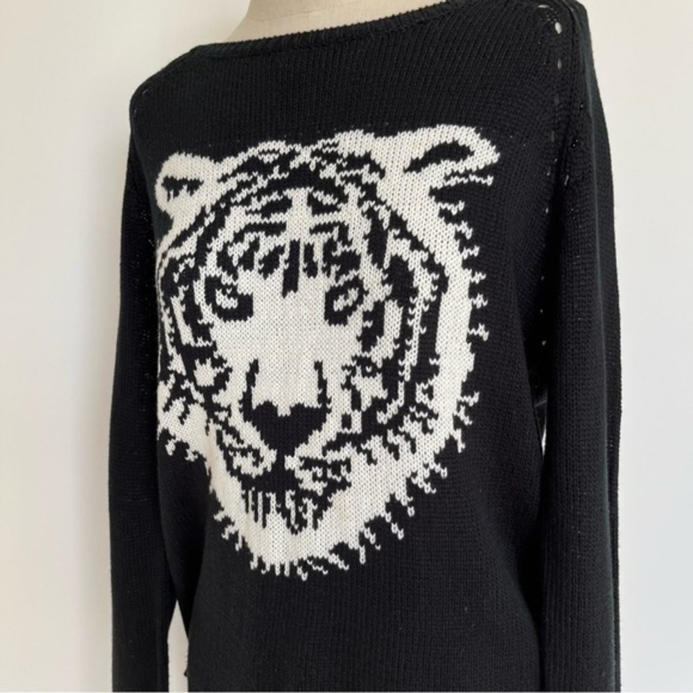 Umgee Black Off White Tiger Sweater Size Medium - Picture 2 of 5